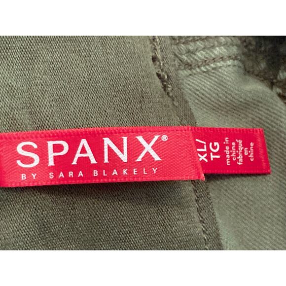 Spanx Stretch Twill Ankle Cargo Pants Sz XL/Extra Large in Sage Green NWT - Picture 4 of 8